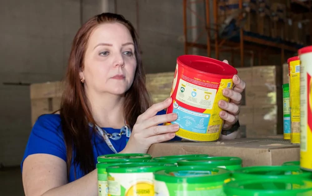 Prefeitura de Manaus retoma entrega do “Leite do Meu Filho” após 1 mês de suspensão