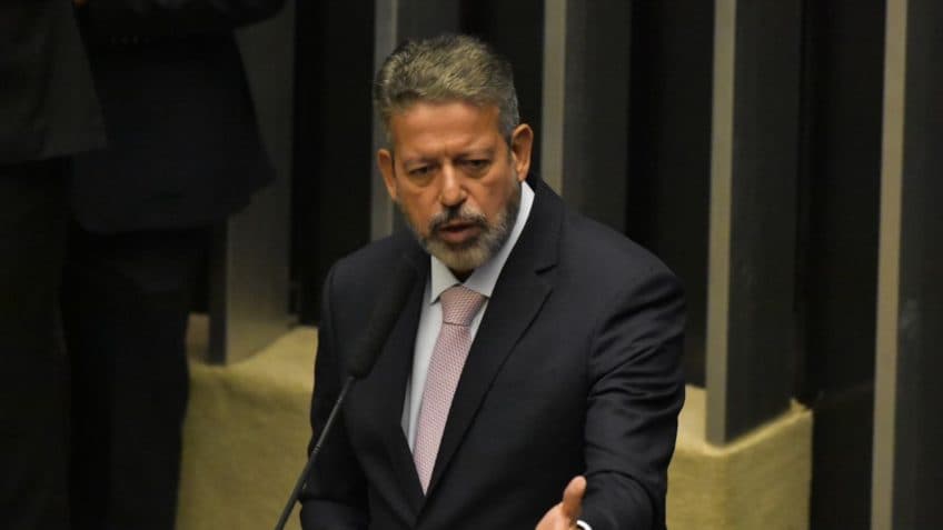 Lira diz que deputados que brigaram devem ser punidos: “Que não haja acordo”