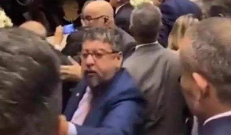“Dei tapa, e daria 3 ou 4 se precisasse”, diz deputado petista que agrediu colega