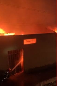 Supermercado é destruído em incêndio na região sudeste do Tocantins