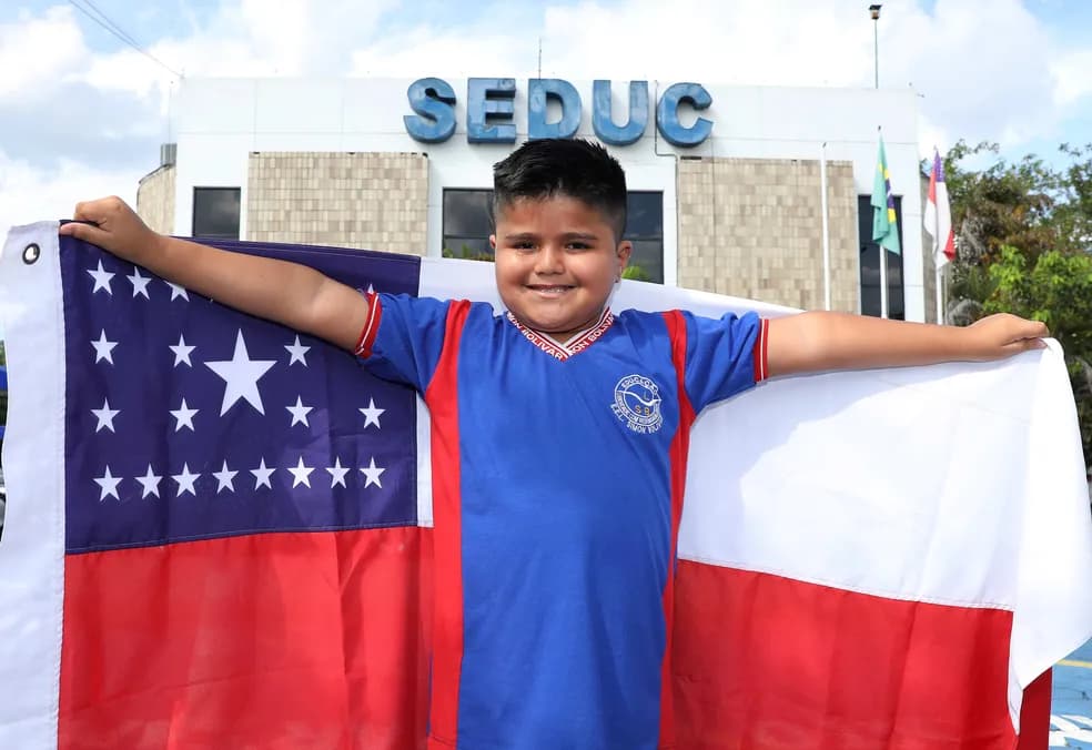 Com apenas 10 anos, o menino Luan Gama passa no vestibular da UEA