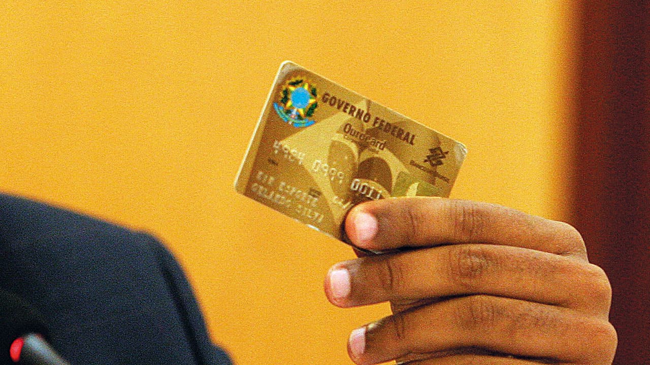 Gastos com cartão corporativo caíram R$ 149 milhões em 2023