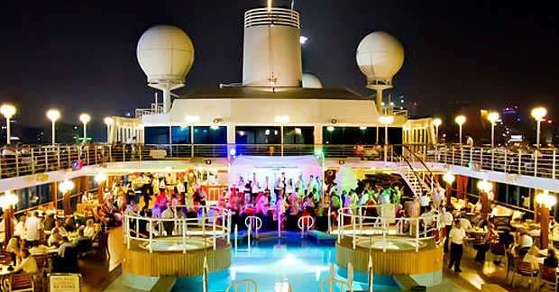 Áreas de ‘roupa opcional’, solteiros proibidos e dark room: veja como são os cruzeiros liberais