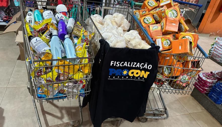 Procon encontra produtos vencidos e multa supermercados de Paraíso do Tocantins
