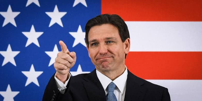 Ron DeSantis desiste de candidatura para disputar eleições presidenciais nos EUA