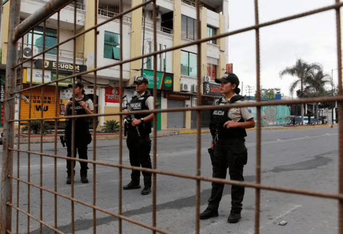 Todos os carcerários feitos reféns no Equador são libertados, afirma autoridade local