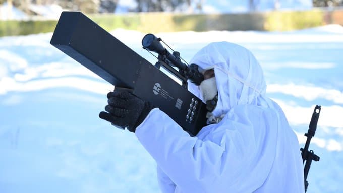 Defesa da Rússia derruba 21 drones ucranianos durante ataque noturno