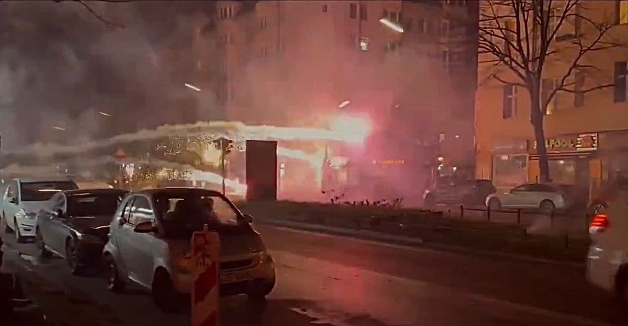 VÍDEO: 390 pessoas são presas por lançar rojões contra policiais durante ano novo em Berlim