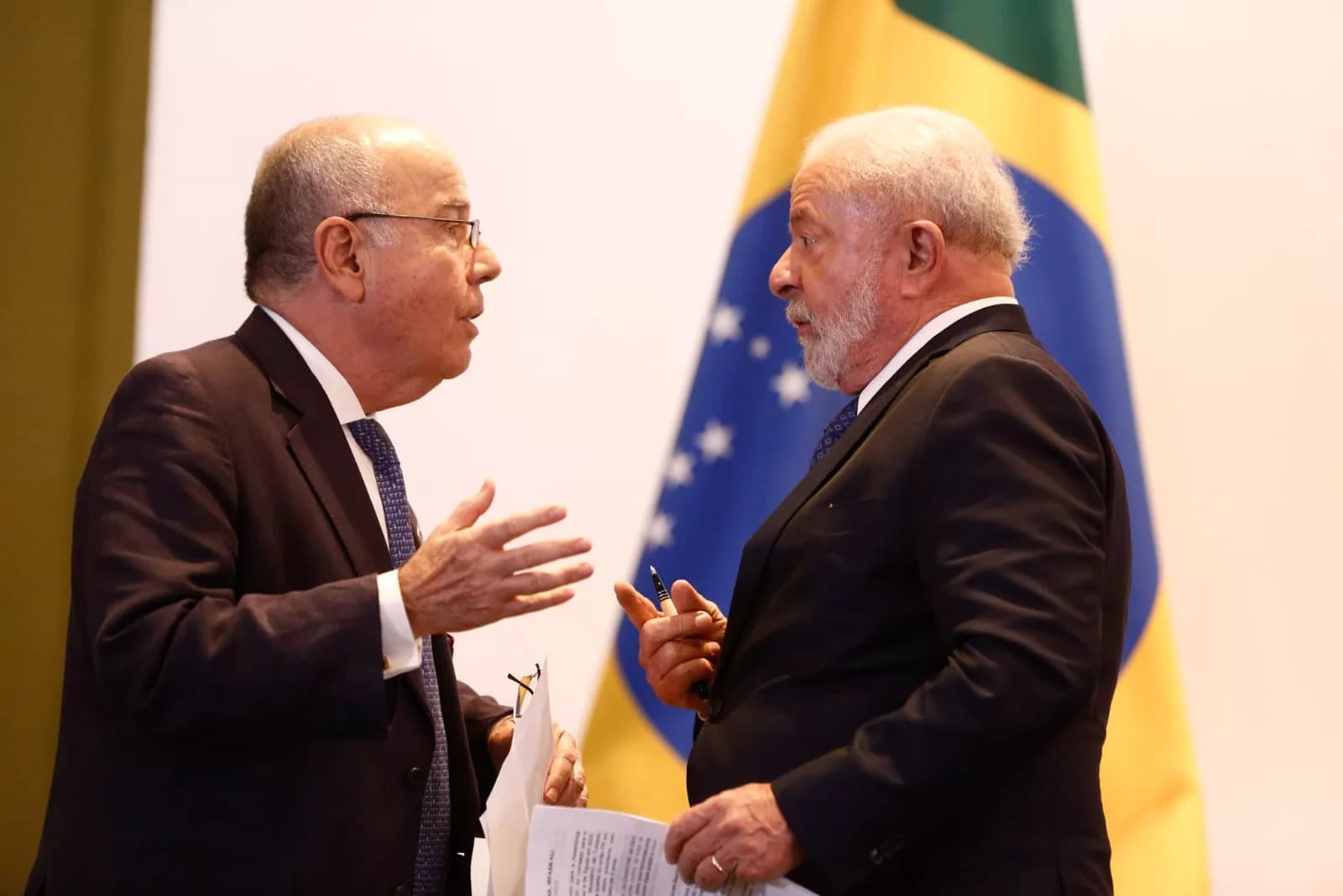 Lula se reúne com ministro das Relações Exteriores para tratar sobre crise no Equador