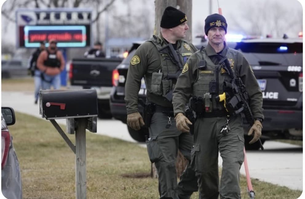 VÍDEOS: Escola dos EUA sofre atentado a tiros e deixa feridos, segundo a polícia local