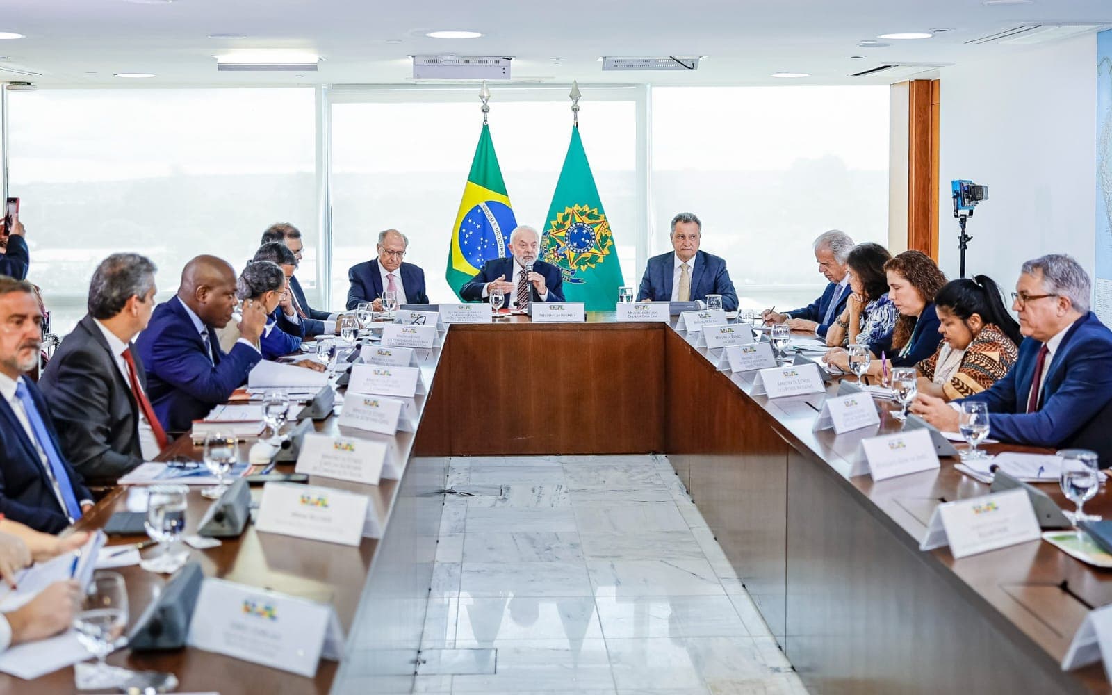 Lula reúne ministros para tratar de crise yanomami: “terras têm dono”