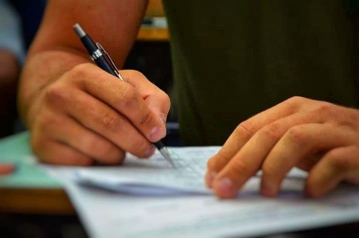 Concursos públicos: Veja 22 certames em 2025 com salários de até R$ 17 mil