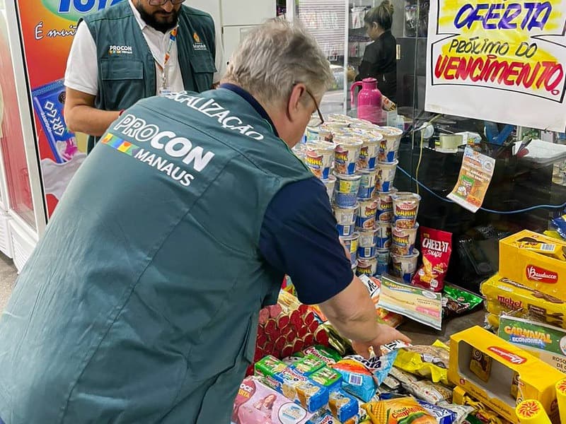 Operação encontra irregularidades em supermercado da zona Norte