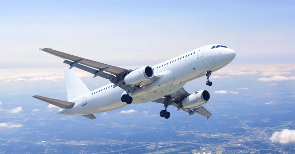 Aeronave apresenta falha durante voo e causa pânico entre os passageiros