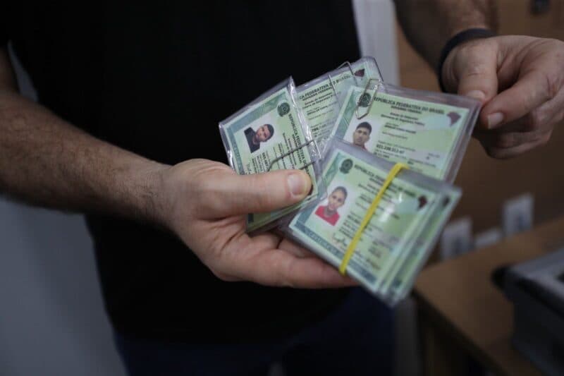 Emissão e entrega da Carteira de Identidade são suspensos temporariamente no AM