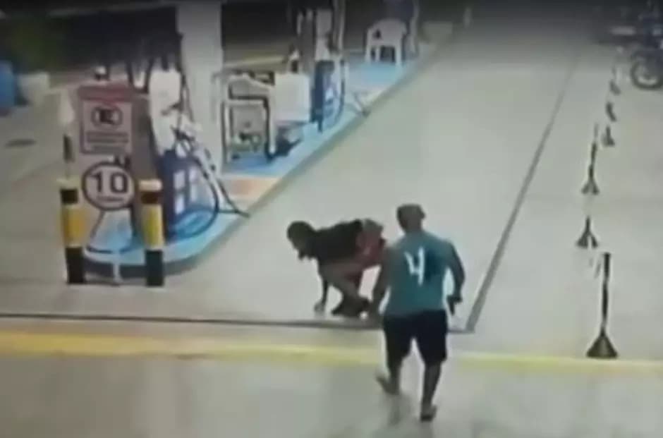VÍDEO: Mulher é morta a tiros em posto de gasolina na Bahia