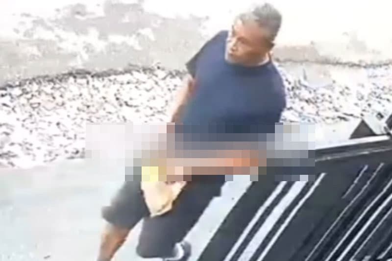 VÍDEO: Em Manaus, homem se masturba para mulher em porta de escola
