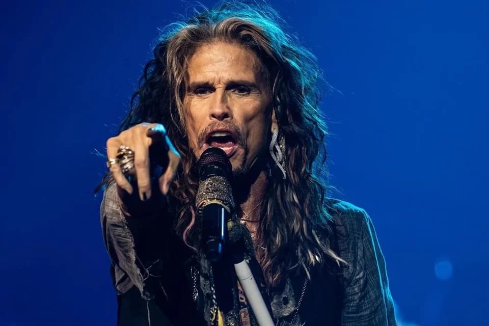 Juiz rejeita processo de agressão sexual contra Steven Tyler, vocalista do Aerosmith