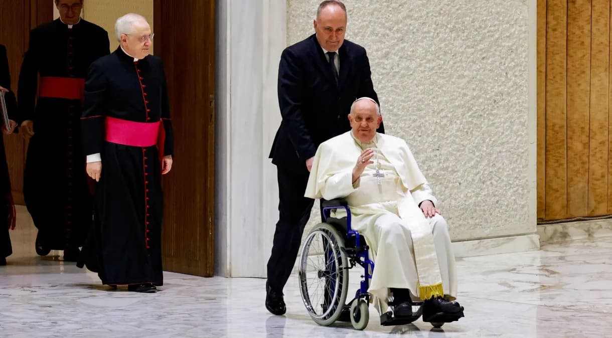 Papa Francisco fez tomografia computadorizada em hospital