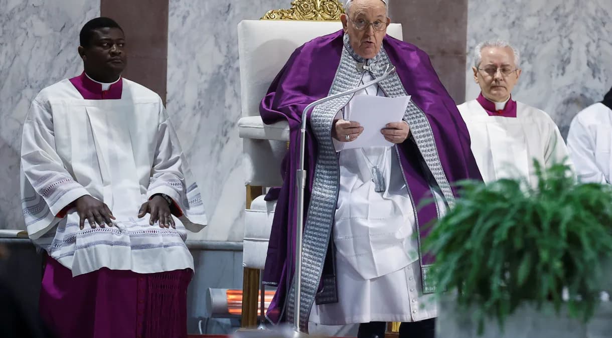 Papa pede que troquem as redes sociais por oração na Quaresma