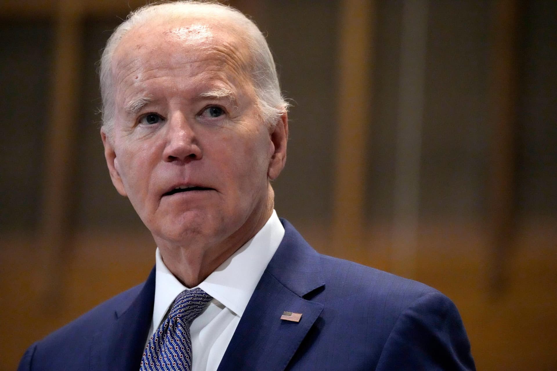 Biden faz solenidade para soldados mortos na Jordânia com “transferência digna” de restos mortais