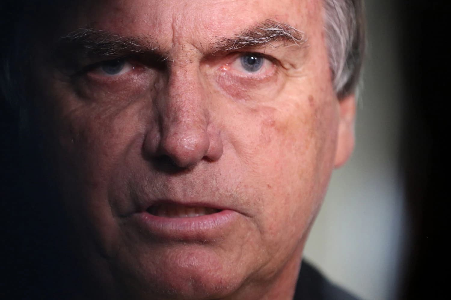 Bolsonaro critica descriminalização da maconha: “Flechada no peito das famílias brasileiras”