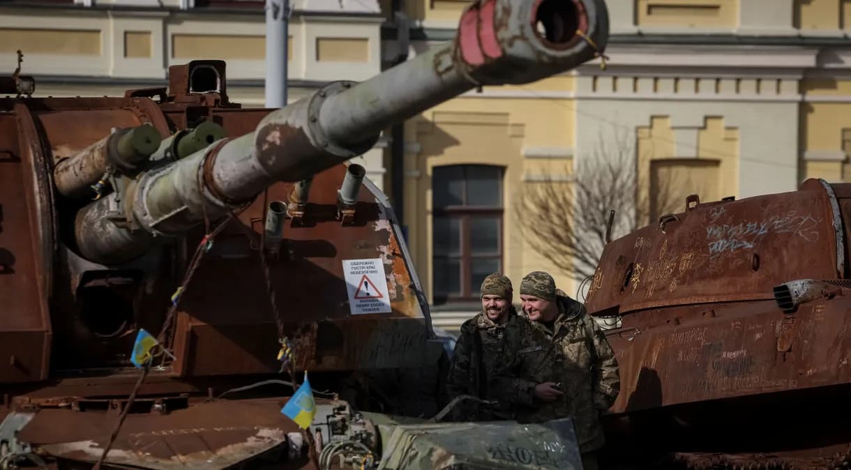 Líderes ocidentais rebatem Macron e negam envio de tropas