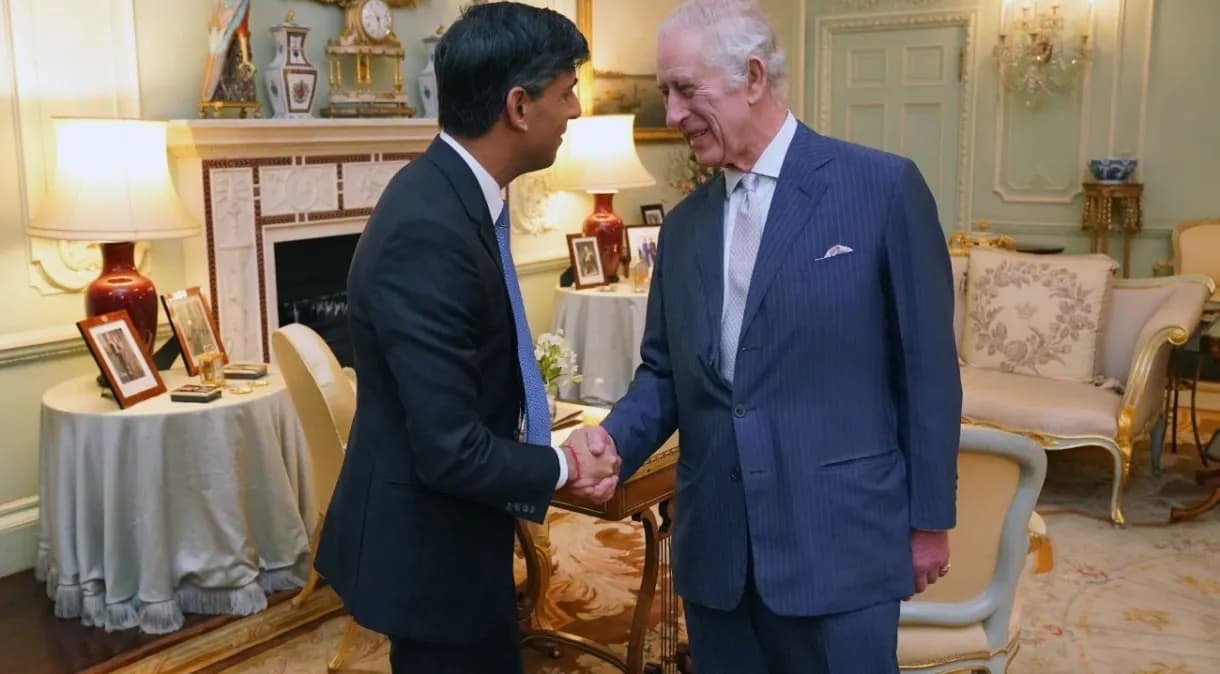 Rei Charles volta ao trabalho pela primeira vez após diagnóstico de câncer