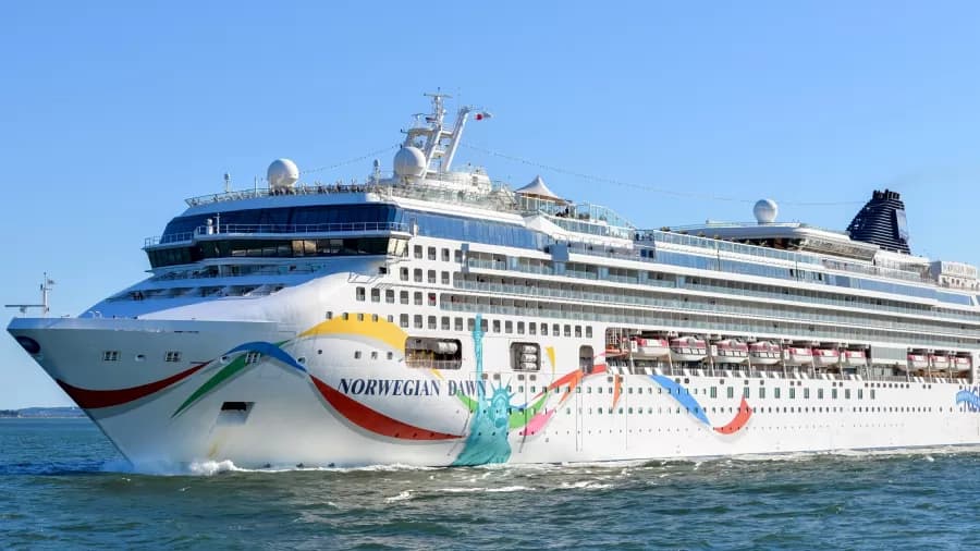 Suspeita de cólera põe 3 mil pessoas presas em navio