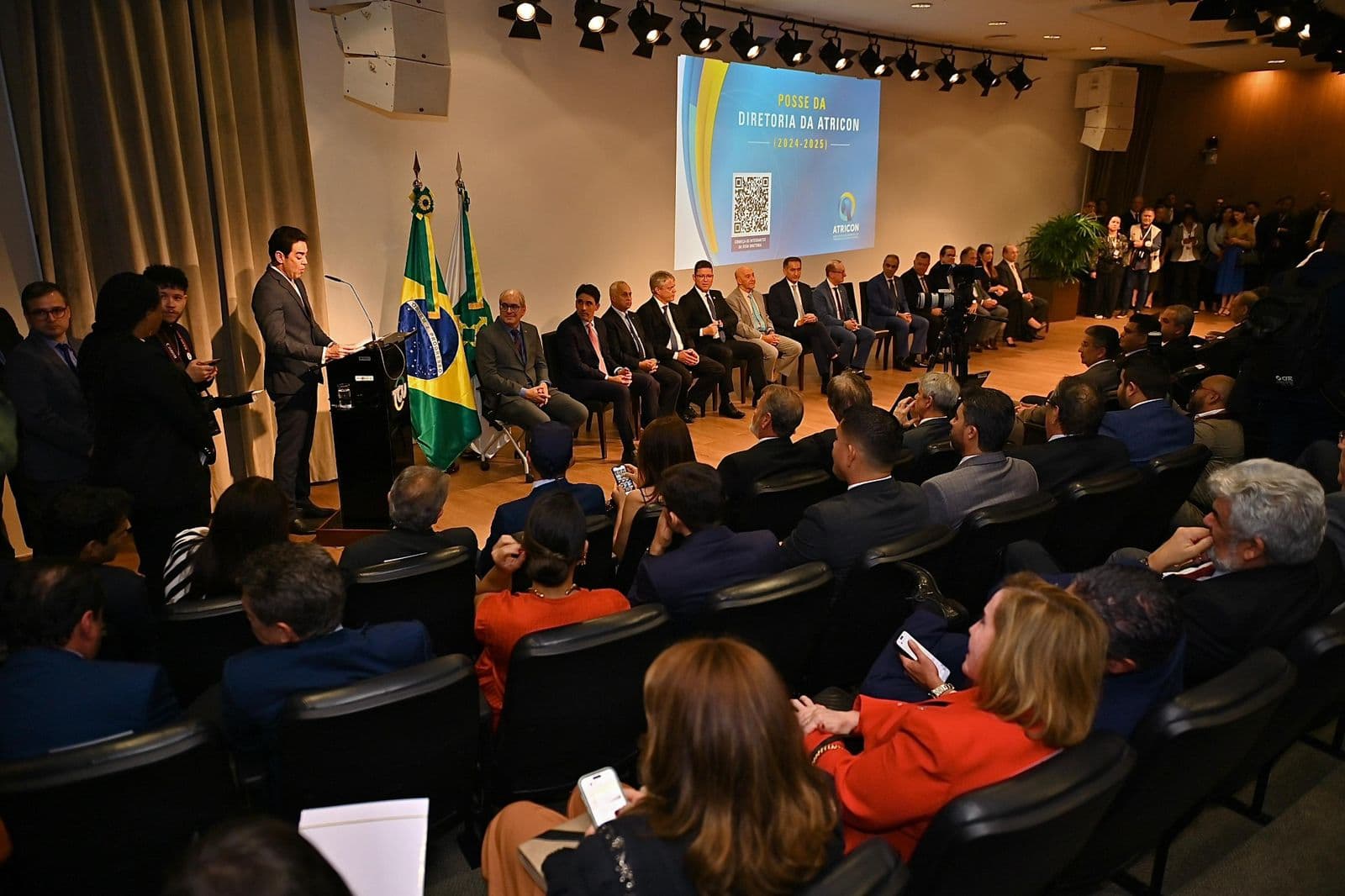 Presidente e conselheiros do TCE-AM prestigiam posse da nova diretoria da Atricon