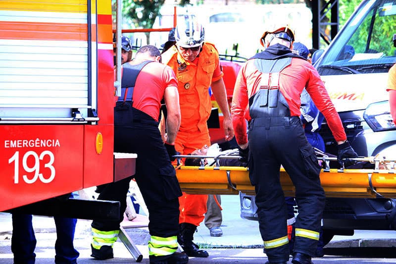 Homem leva choque elétrico enquanto pintava parede na zona Sul de Manaus