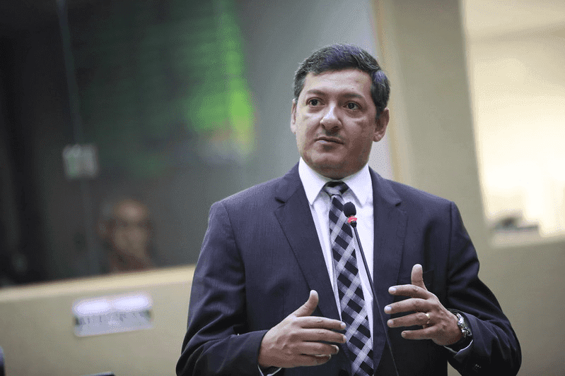 Deputado Felipe Souza assume a presidência do PRD Amazonas após fusão de Patriota e PTB
