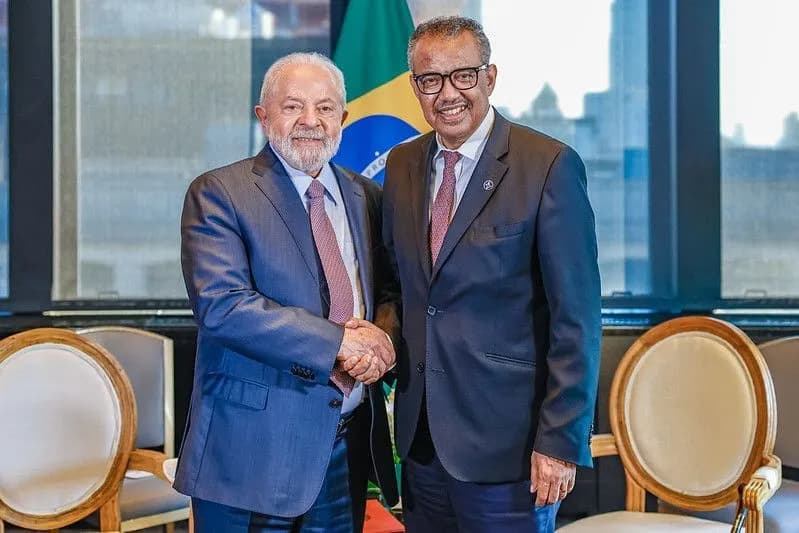 Lula tem reunião com diretor da OMS e dengue deve estar na pauta