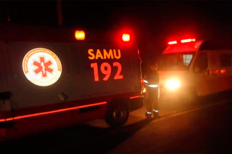 Ambulância do Samu apresenta pane e moradores ajudam a empurrar