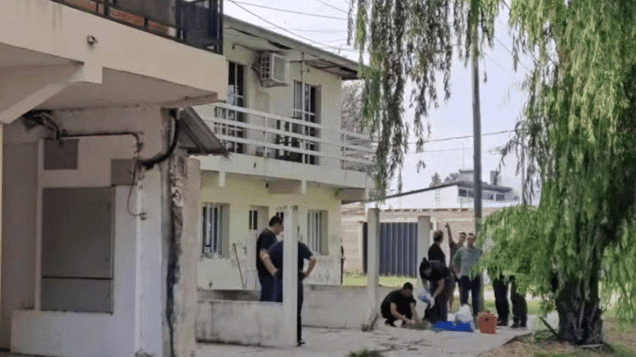 Argentina: Assaltante sangra até morrer após cortar a perna em uma janela