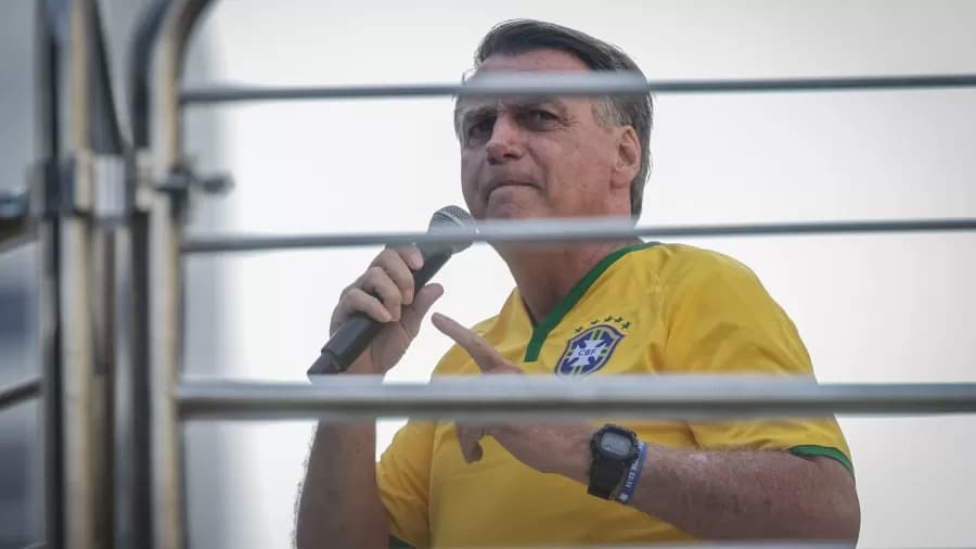 Após exames, médicos de Bolsonaro descartam nova cirurgia no abdomen