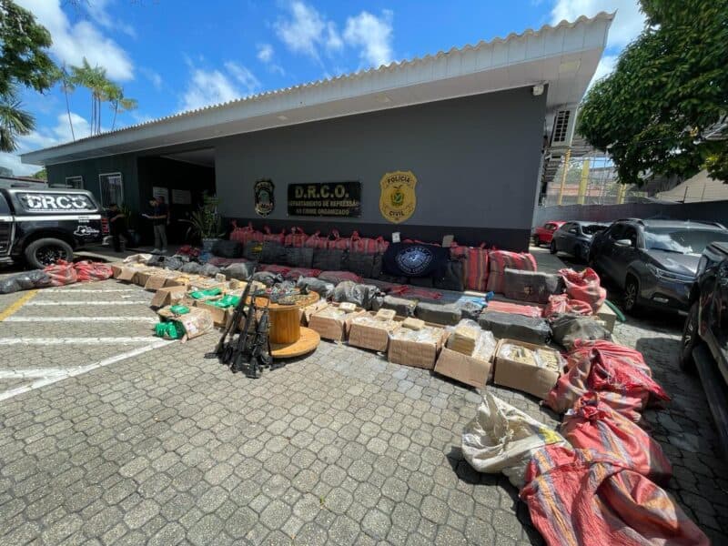 Trio é preso com entorpecentes avaliados em R$ 50 milhões