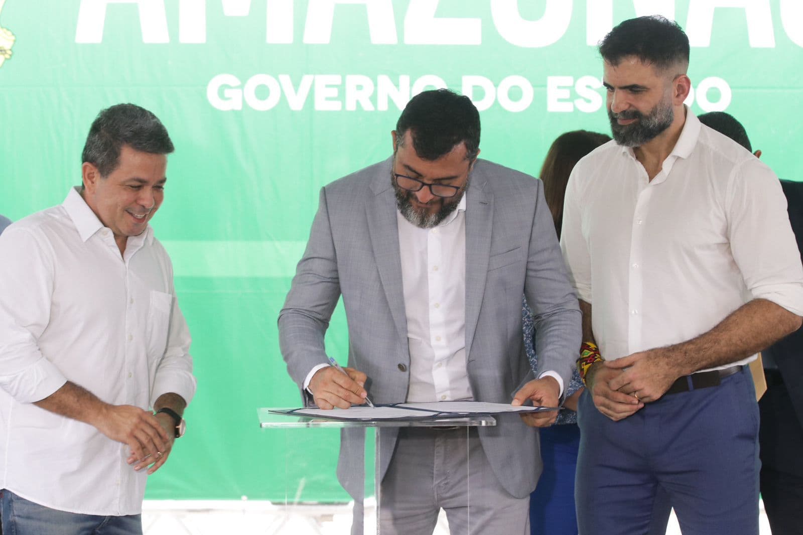 Wilson Lima anuncia aprovação de propostas para geração de R$ 3,3 bilhões em novos créditos de carbono no estado