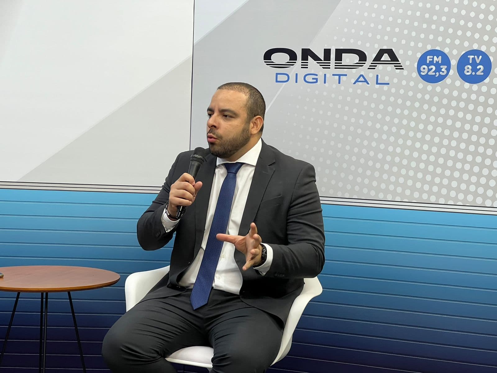 EXCLUSIVO: “Vamos colocar cães farejadores para evitar drogas nas escolas”, diz Secretário municipal de Segurança