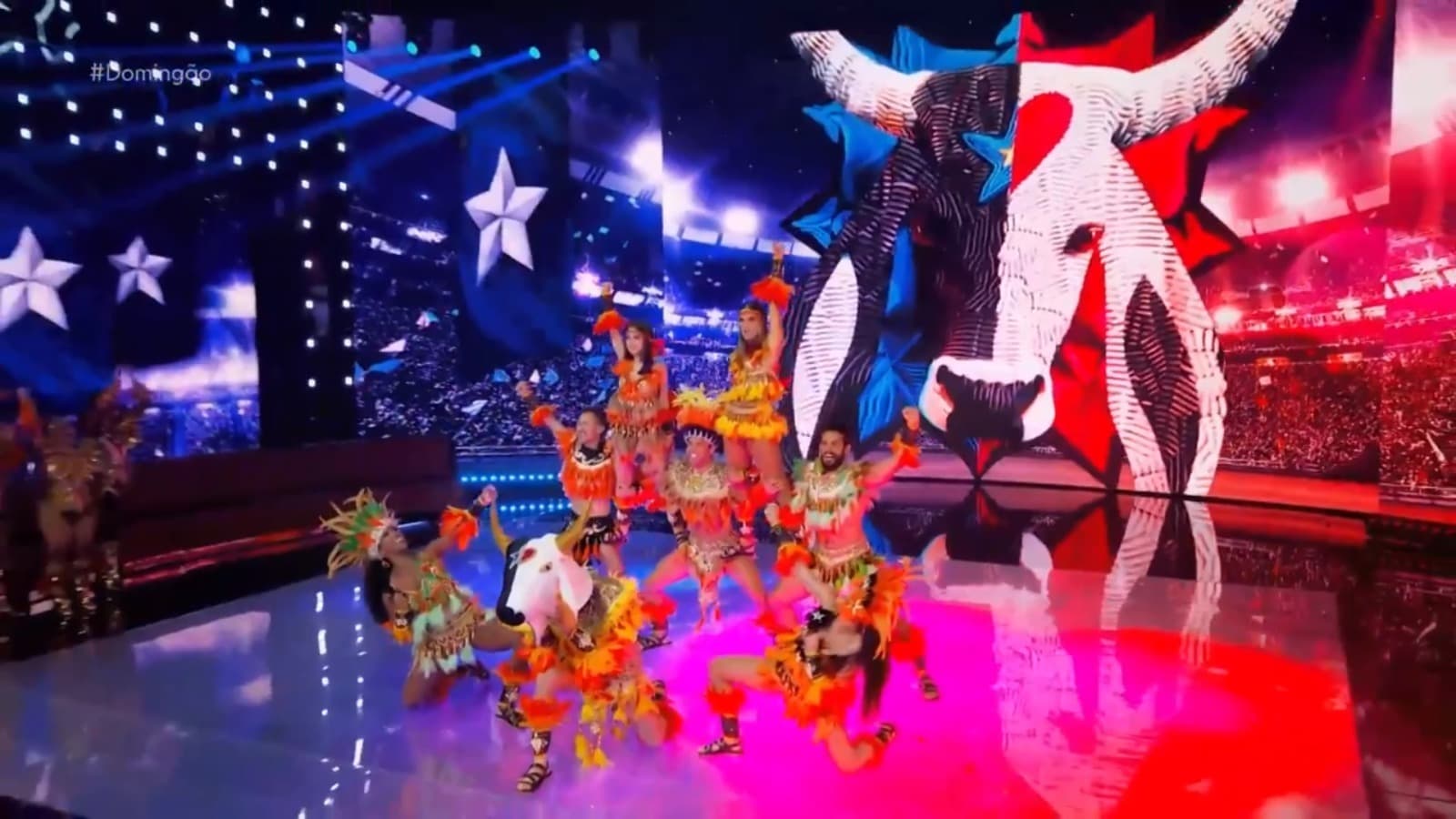 Saiba quem é o parintinense que levou o boi-bumbá ao palco da Dança dos Famosos