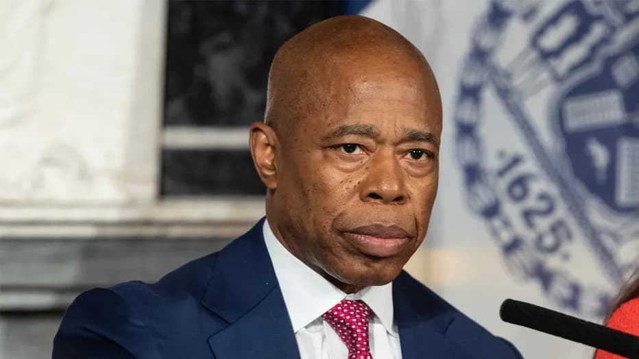 Prefeito de Nova York é denunciado por agressão sexual