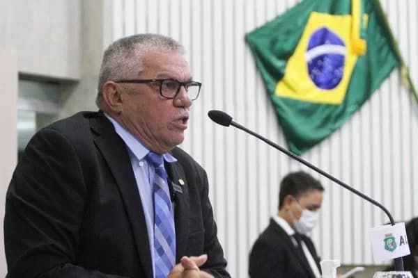 TSE cassa mandato de deputado que ameaçou reverter “na bala” derrota de Bolsonaro