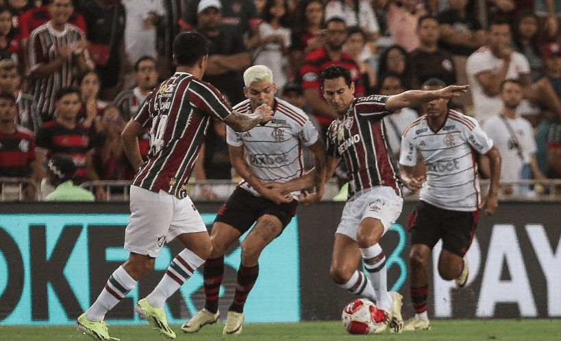 Flamengo vence Flu por 2 a 0 e sai na frente por uma vaga na final do Carioca