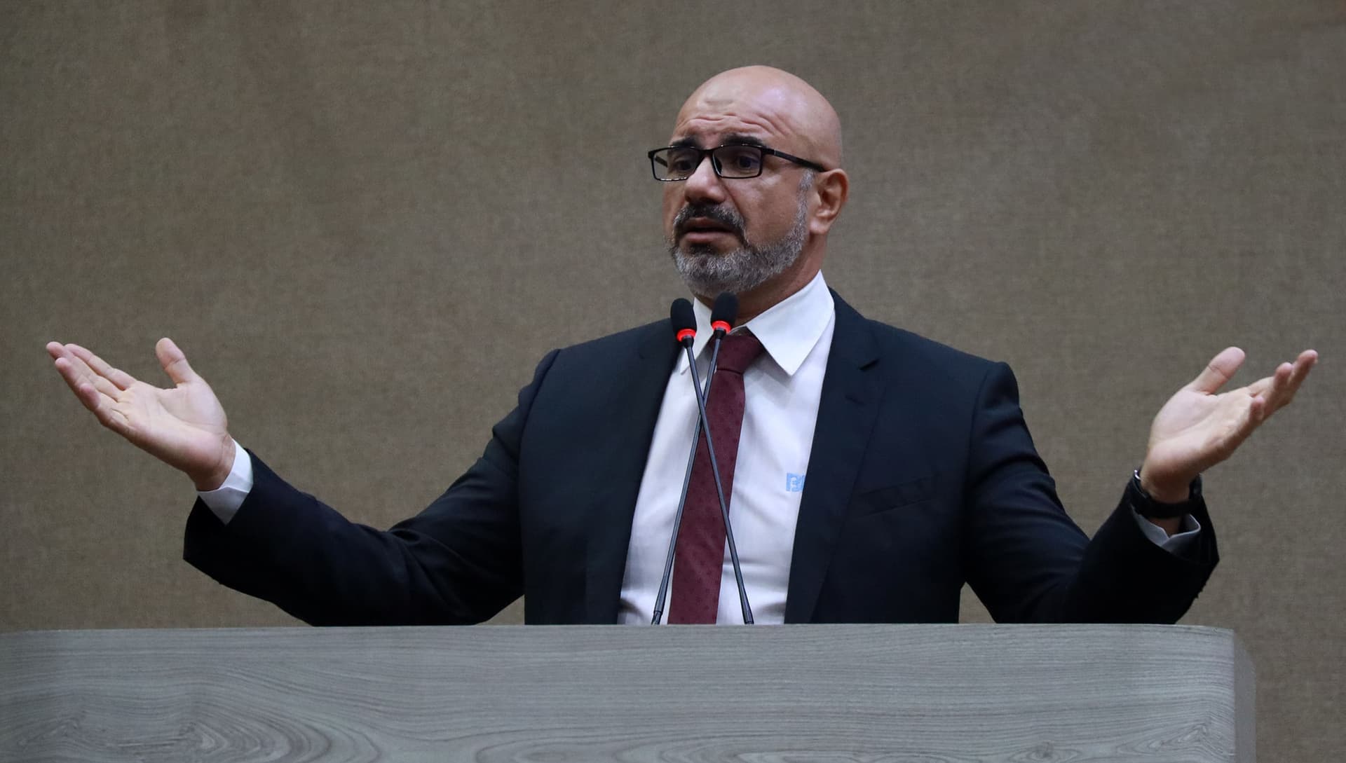 Eleições 2024: Elissandro Bessa, vereador dos taxistas e a favor de ônibus velhos