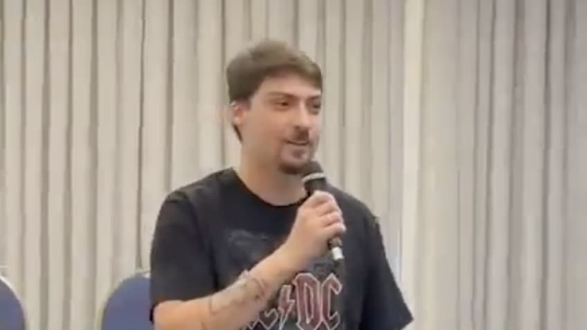 Jair Renan, filho ’04’ de Bolsonaro, anuncia pré-candidatura a vereador