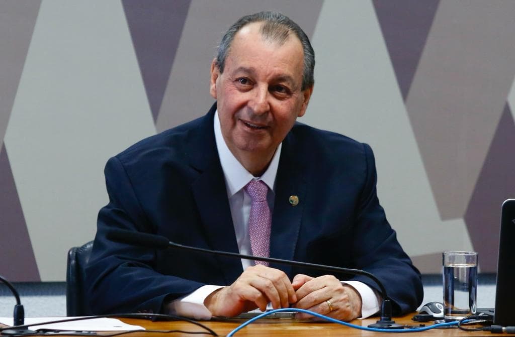 Emenda de Omar Aziz à reforma tributária favorece Refinaria de Manaus; entenda