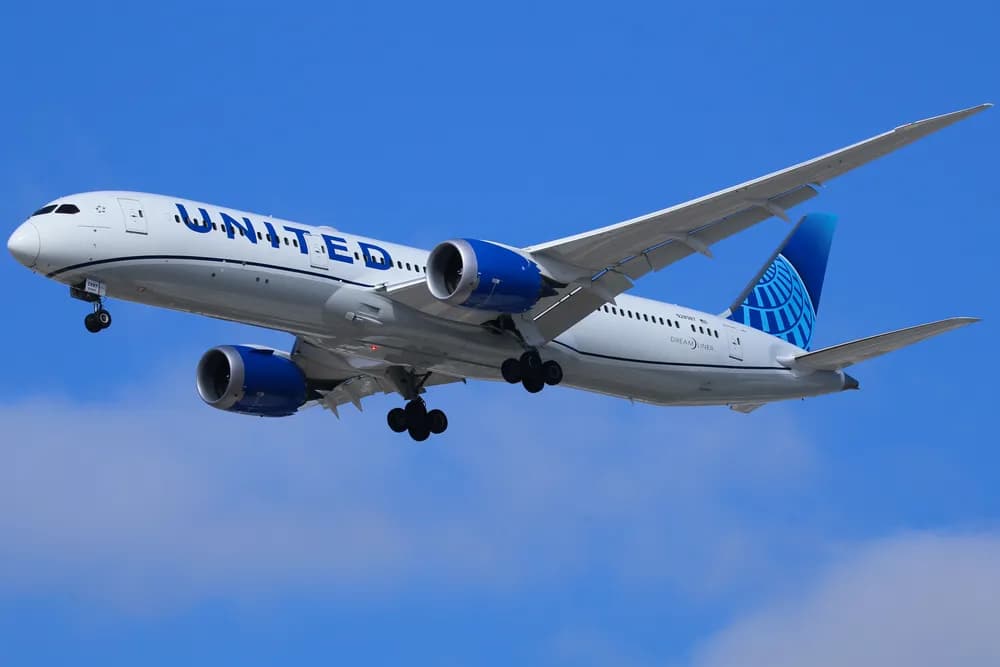 Avião da United Airlines faz pouso de emergência nos Estados Unidos
