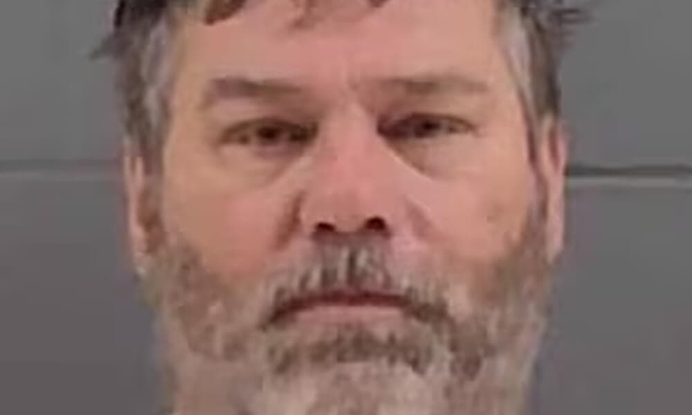 Homem de 54 anos é condenado à castração física após estuprar filha de 14 anos, nos EUA