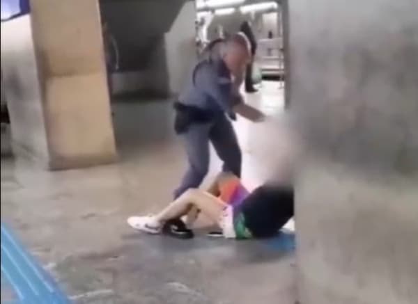 VÍDEO: PM é filmado dando tapa no rosto de mulher em estação de metrô, em SP