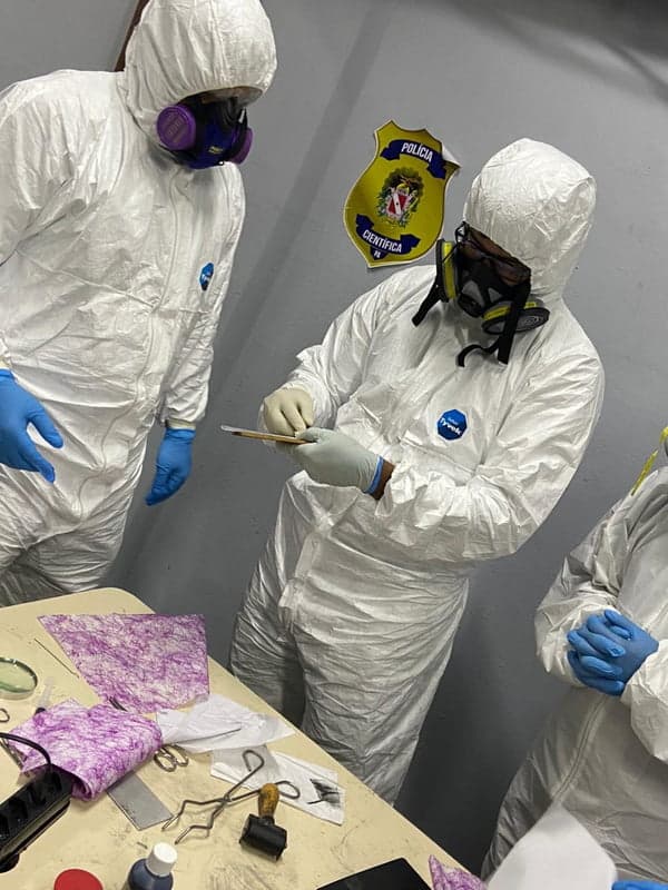 Barco achado com mortos no Pará tinha 27 celulares a bordo: Começa perícia nos chips